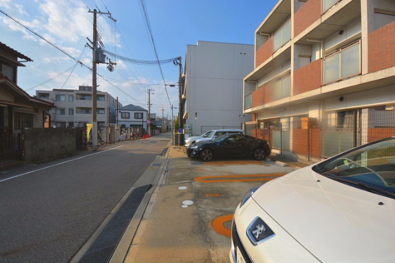 【甲子園口マンション雅園荘の駐車場】