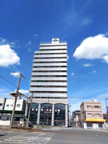 【メゾンエルムの建物外観】