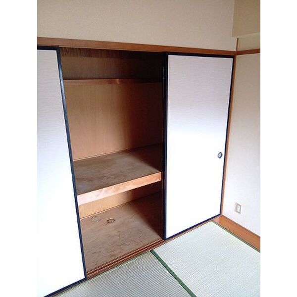 収納　エントランス前