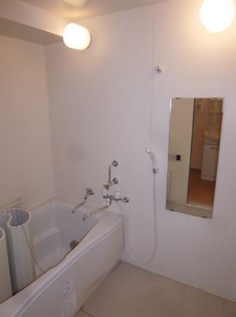 バス・シャワールーム　ゆったり過ごせるお風呂です