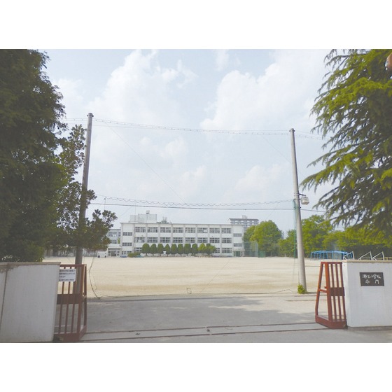 小学校　名古屋市立瀬古小学校（小学校）まで1000m