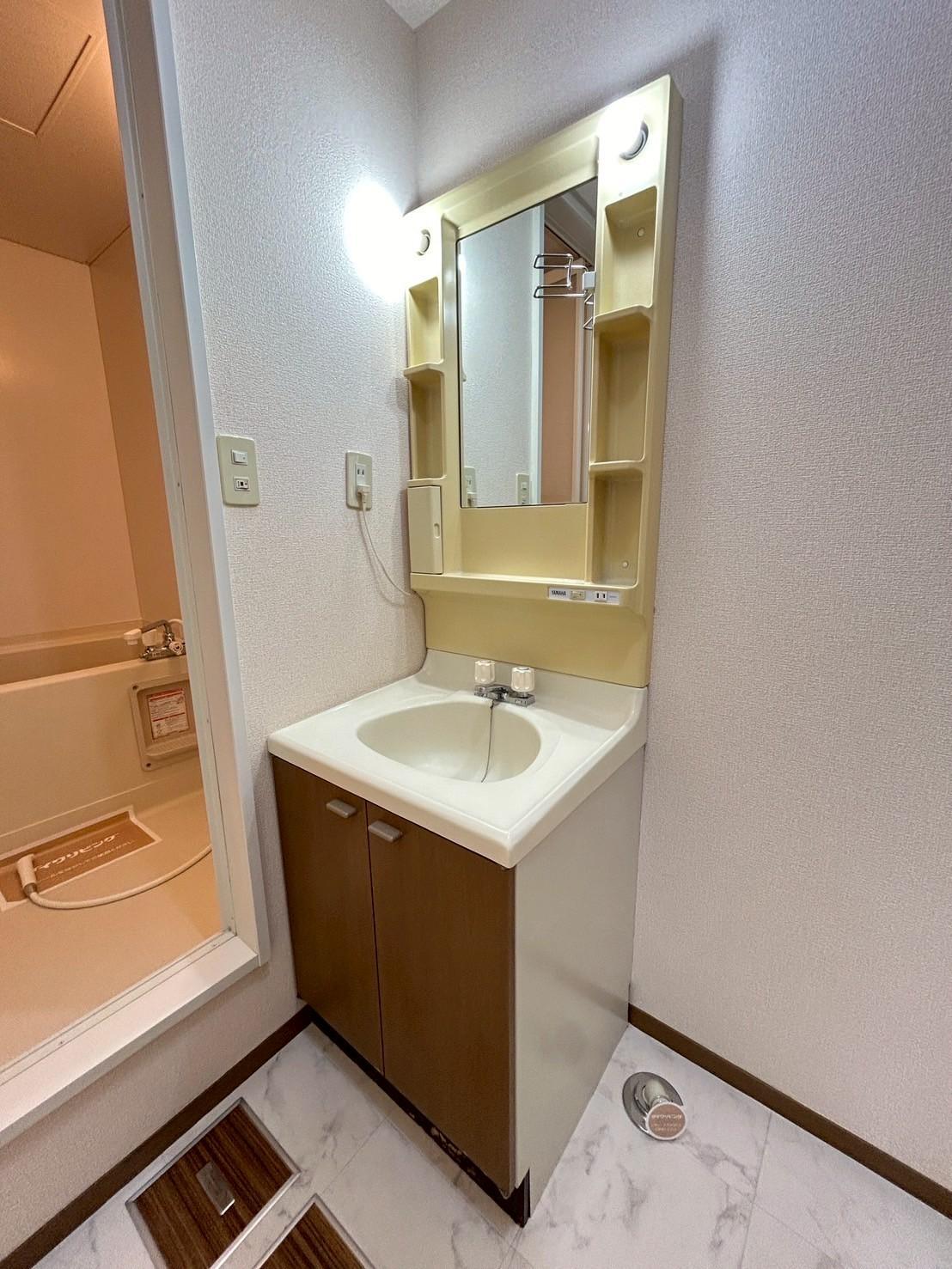 洗面設備　洗面化粧台