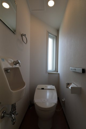 ＪＲ山手線 恵比寿駅 徒歩8分 8階建 築21年のトイレ写真