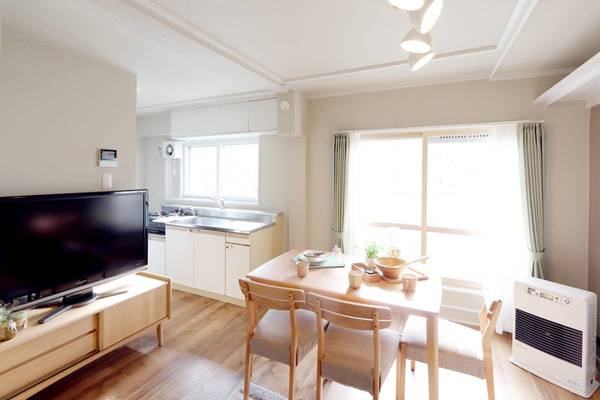 居室・リビング　モデルルームの写真です