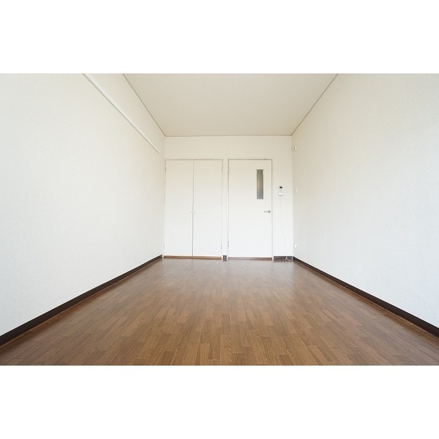 居室・リビング　※同タイプ別部屋の写真となります。