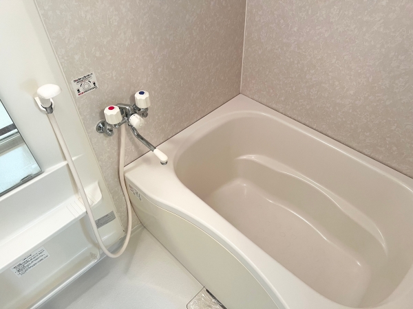 バス・シャワールーム　ゆったりバスタイムできる浴槽