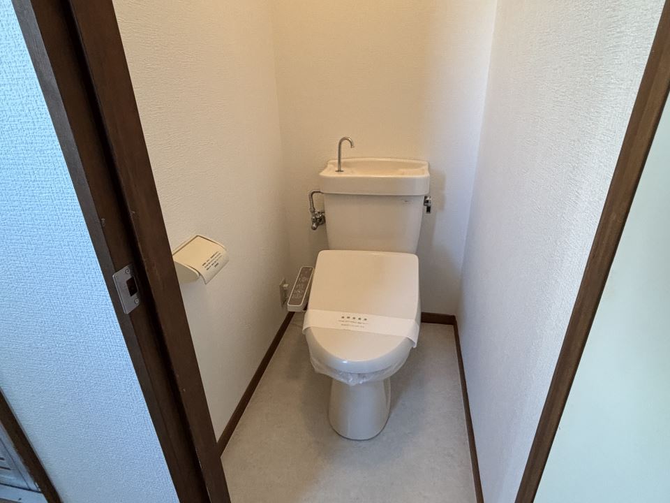 トイレ　温水洗浄便座付き☆