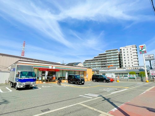 コンビニ　セブンイレブン 大阪北島2丁目店（コンビニ）まで113m