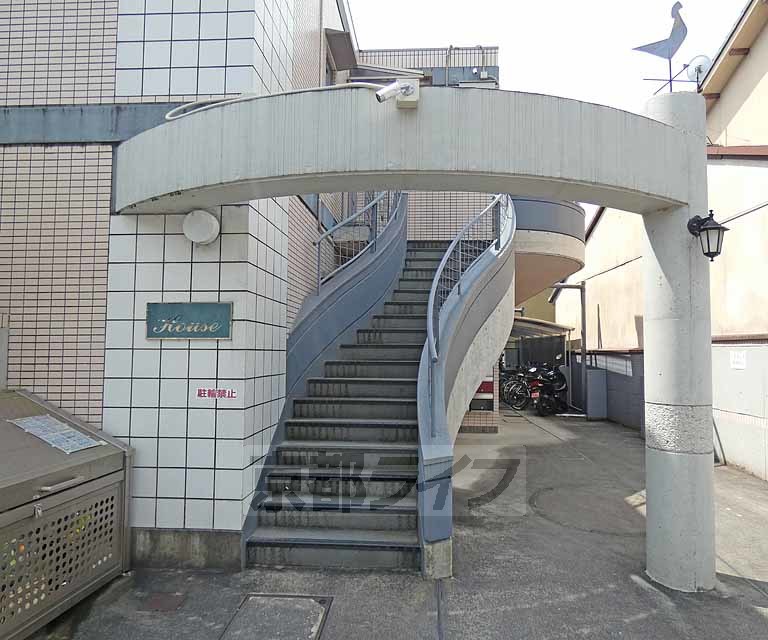 その他共有部分　建物入口です。