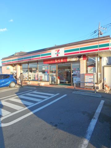 コンビニ　セブンイレブン（コンビニ）まで60m