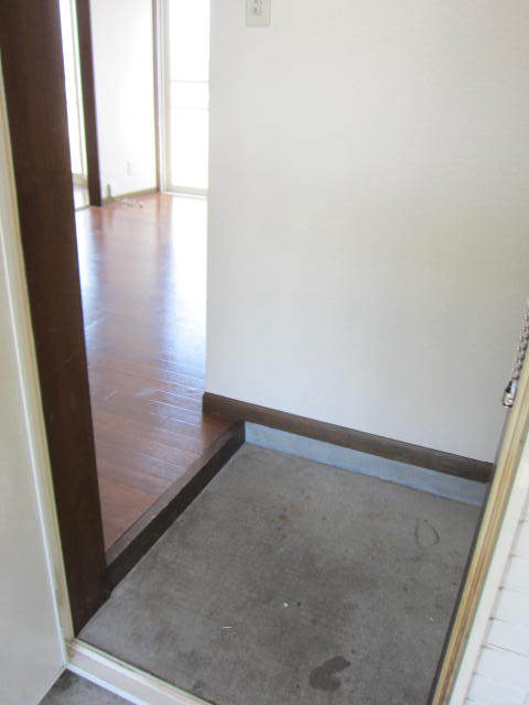 玄関　玄関※同タイプ参考写真