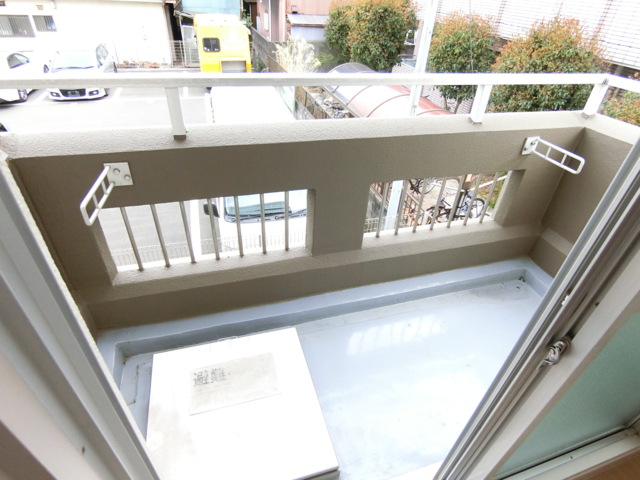 バルコニー　日当たり良好のバルコニー付きです！