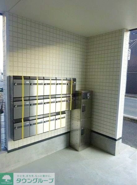 エントランス　タウンハウジング神奈川　中央林間店にてお待ちしております☆