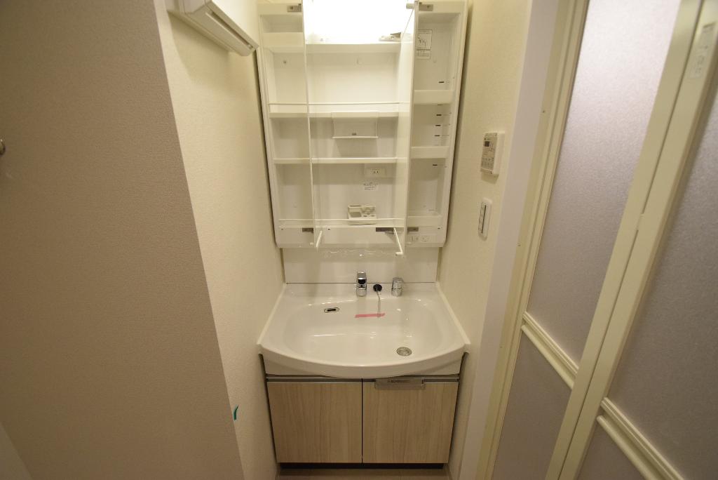 洗面設備　洗髪洗面化粧台