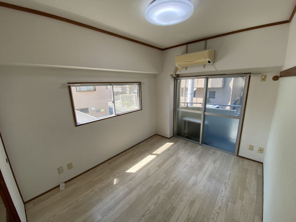 居室・リビング　角部屋で日当たり良好です