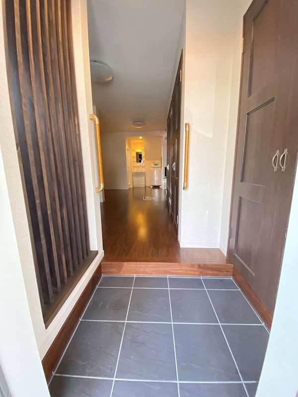 玄関　別部屋のお写真です。ご参考までに！