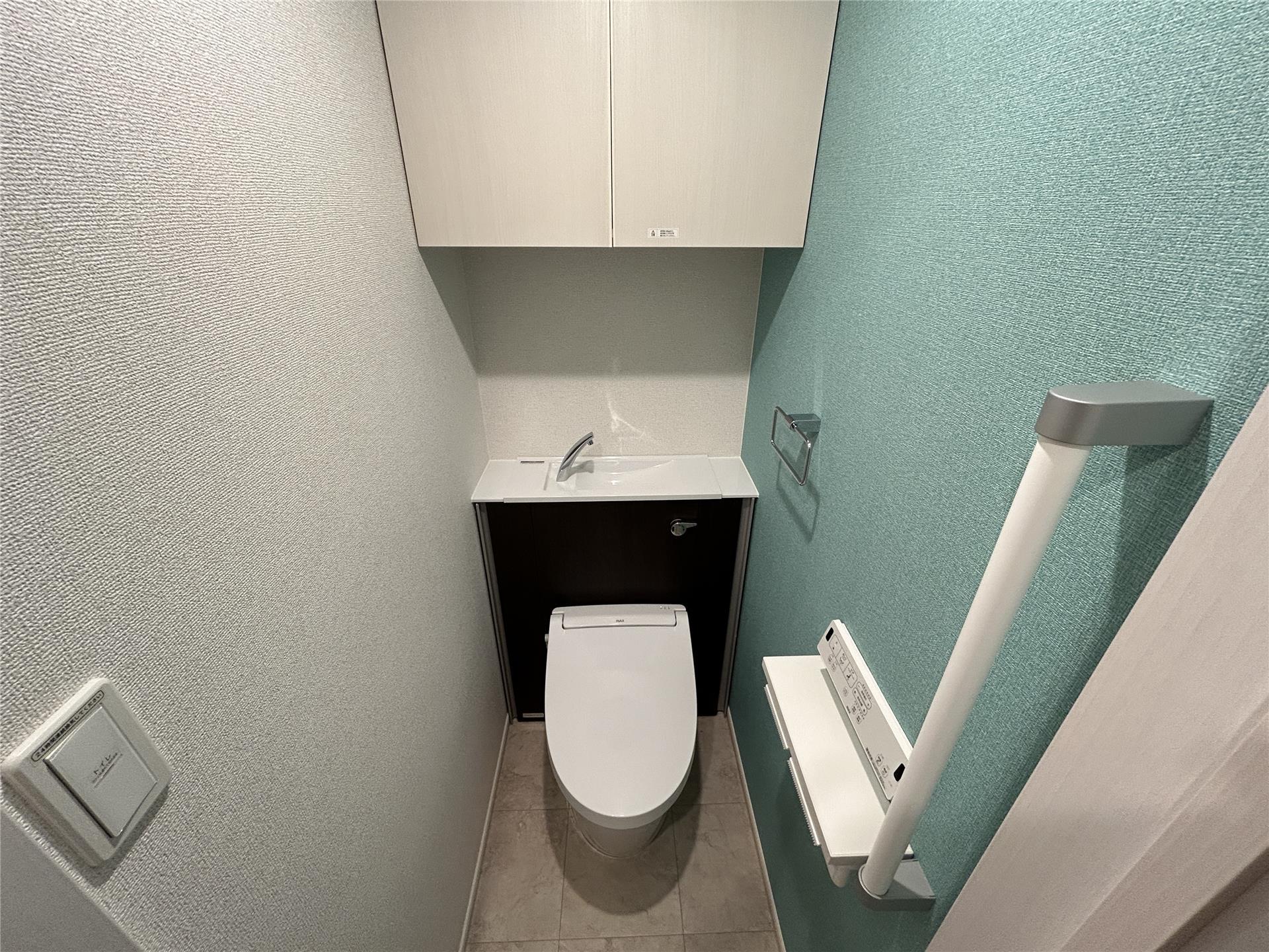 トイレ　温水洗浄暖房便座付トイレ