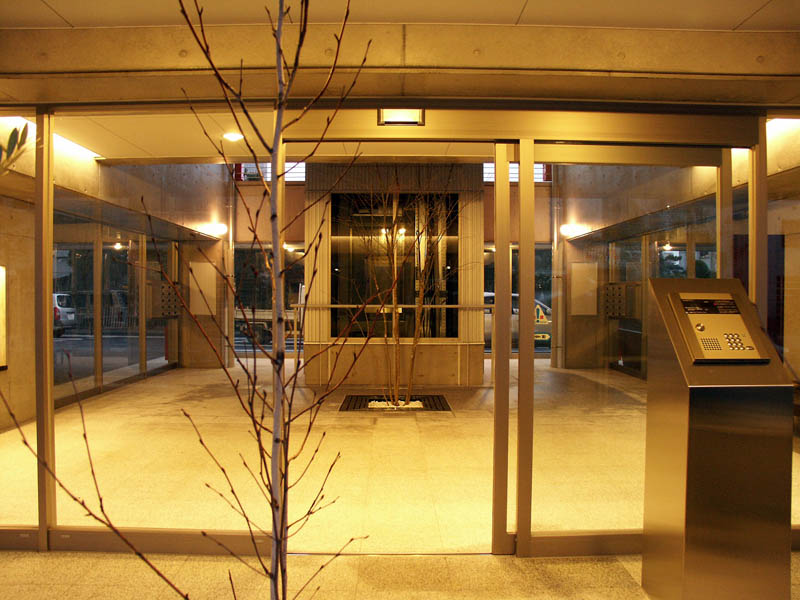 セキュリティ　リモートオートロック形式のセキュリティエントランス