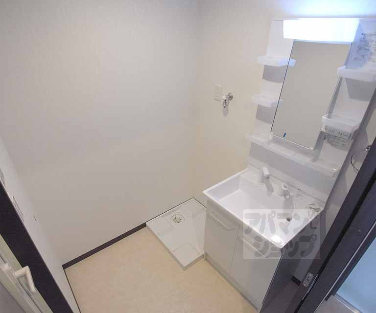 洗面設備　シャンプードレッサー付き。