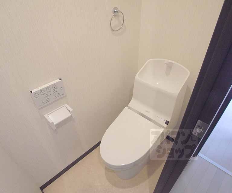 トイレ　ウォシュレット付きトイレ。