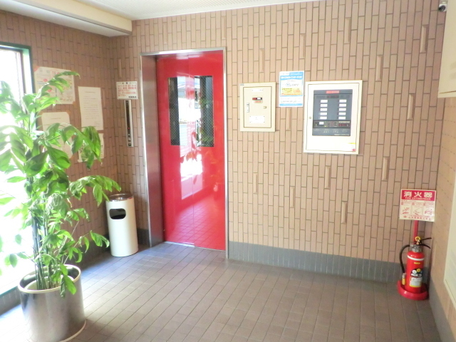 ロビー　エントランスの様子です。