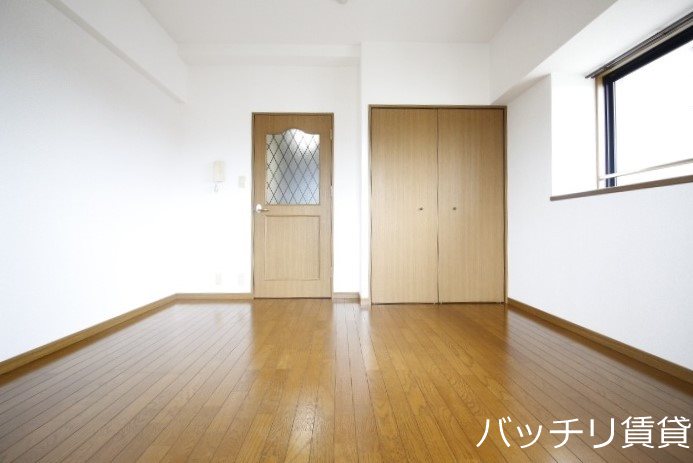 居室・リビング　同型タイプの為、現状を優先致します。