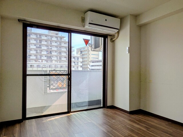 居室・リビング　清掃前、参考写真