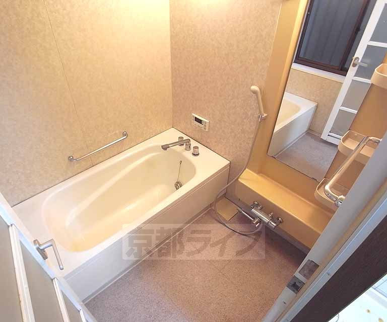 バス・シャワールーム　追炊き機能ついてます