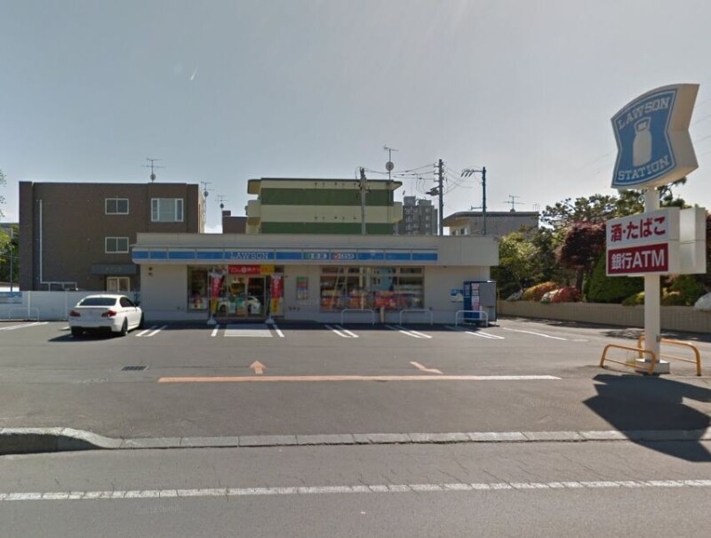 コンビニ　ローソン札幌美園8条七丁目店（コンビニ）まで147m