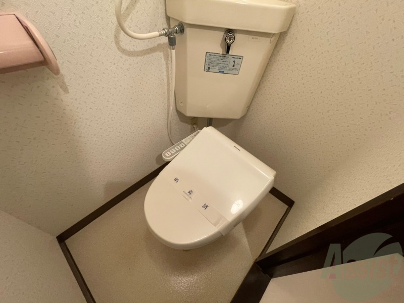 トイレ　ウォシュレット付きのトイレです。シャワートイレは日本の宝。