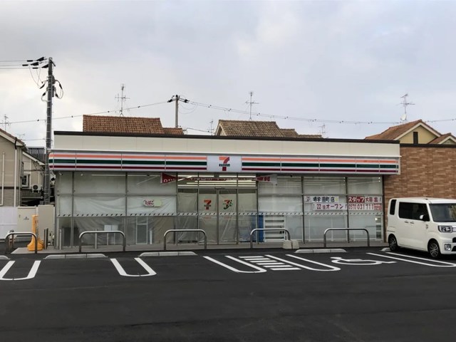 コンビニ　セブンイレブン堺学園町店（コンビニ）まで521m