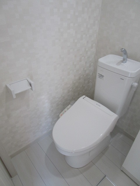 トイレ　同施工会社参考写真です