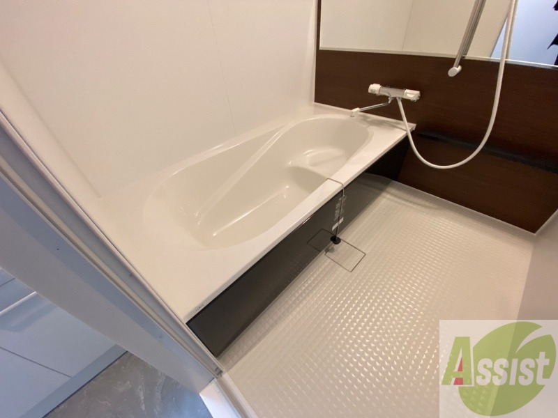 バス・シャワールーム　お風呂になります。一日の疲れを癒してくださいね。