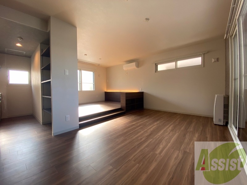 居室・リビング　広くてキレイなお部屋が広がっていて、充実した生活が送れそう。