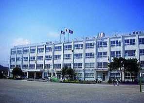 小学校　上一色小学校（小学校）まで533m