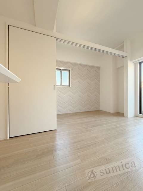 その他　階数により内装色が異なります