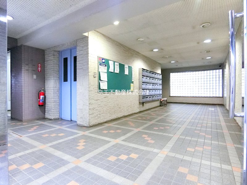 エントランス　広々としたエントランス