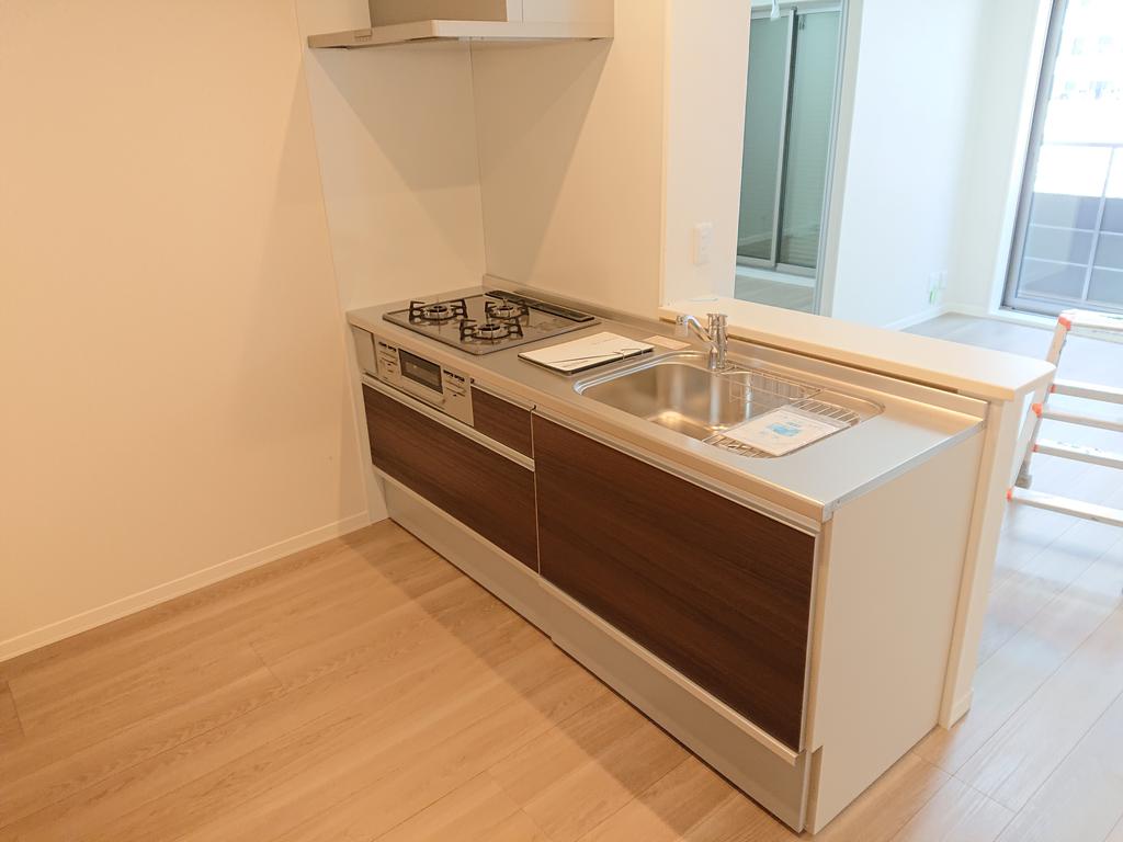 キッチン　対面式キッチン　システム3口ガスコンロ、グリル