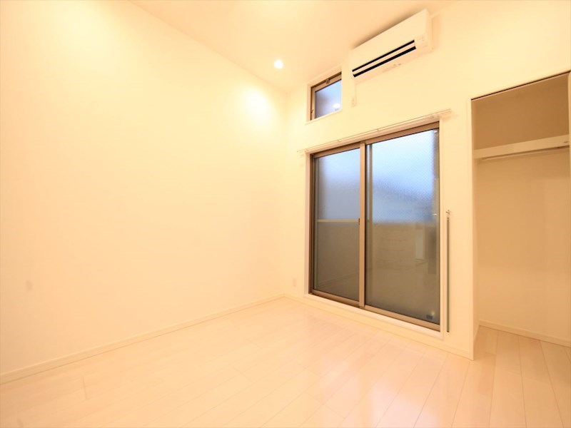 バルコニー　洋室7帖　ロフト5.8帖（収納にも寝室にも使用できます）