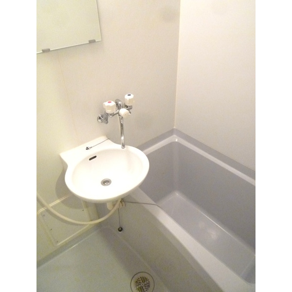 バス・シャワールーム　雨の日便利浴室乾燥機