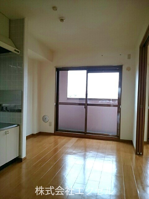 居室・リビング　明るいお部屋です。