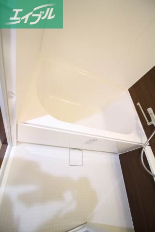 バス・シャワールーム　同物件別部屋の写真です