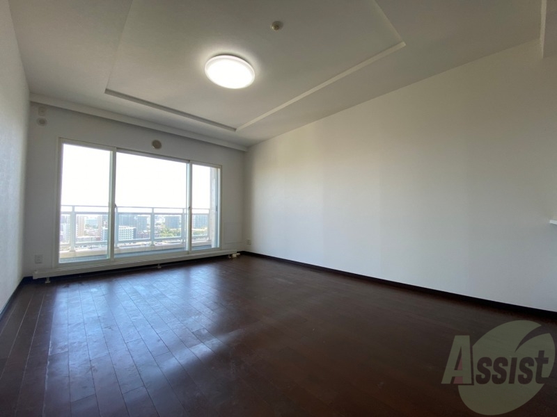 居室・リビング　広くてキレイなお部屋が広がっていて、充実した生活が送れそう。