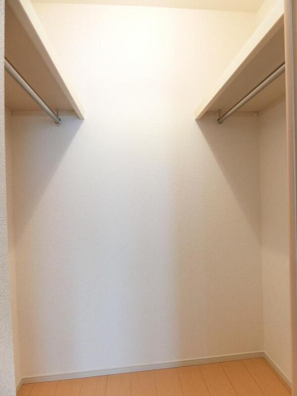 収納　広々ウォークインクローゼット