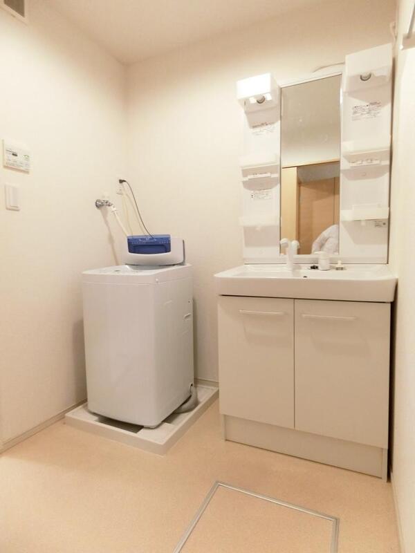 洗面設備　脱衣所広々