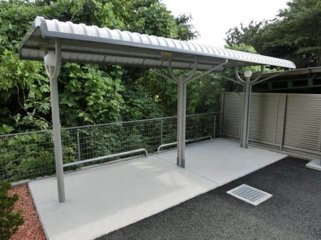 その他共有部分　屋根付き駐輪場