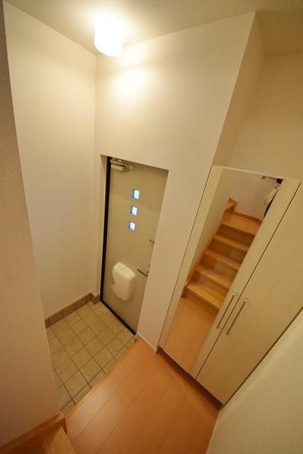 玄関　下駄箱付き玄関