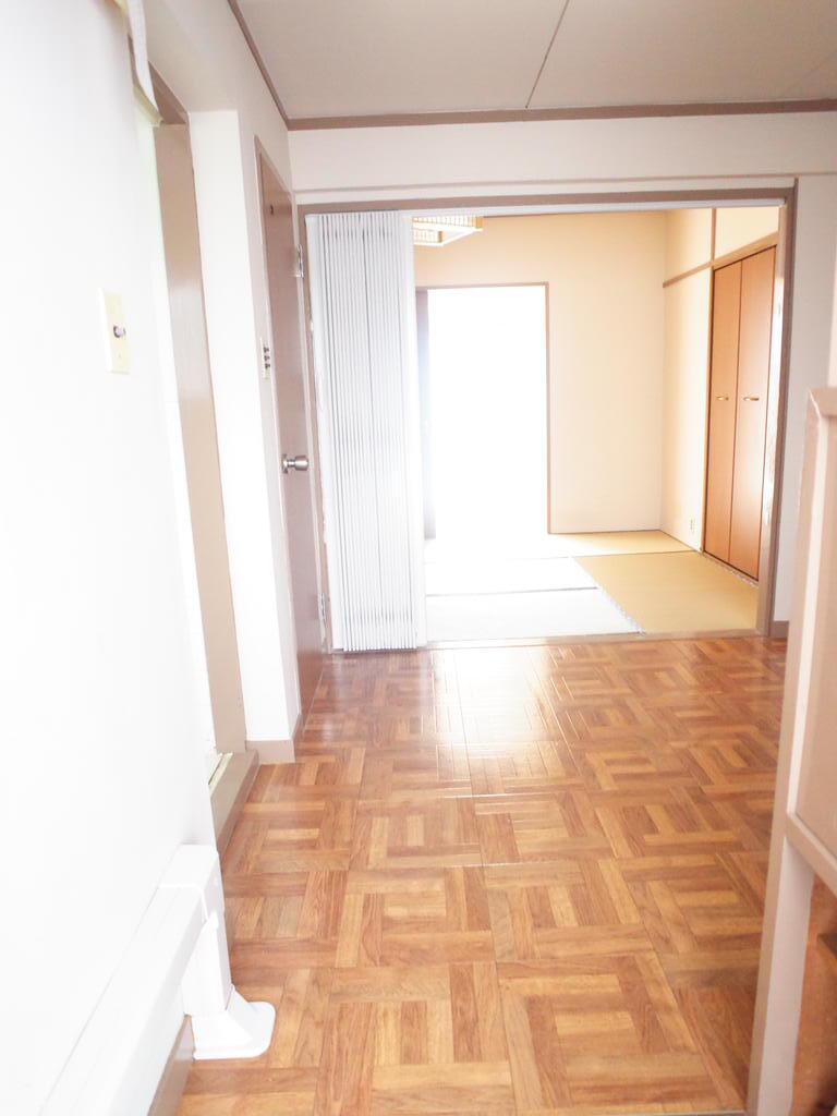 玄関　玄関からお部屋