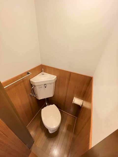 トイレ　※同物件別号室の参考写真です。