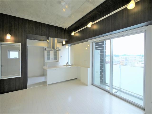 居室・リビング　ライティングレール設置